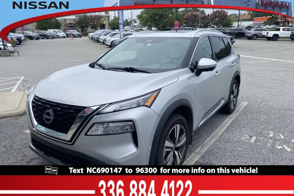2022 Nissan Rogue SL photo 1