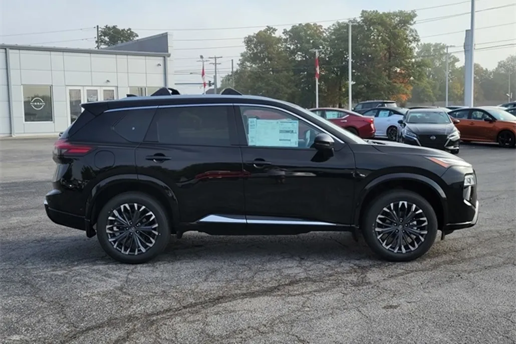 2026 Nissan Rogue Platinum photo 1