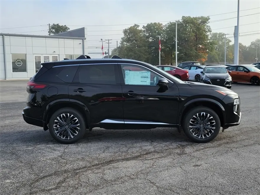 2026 Nissan Rogue Platinum photo 1