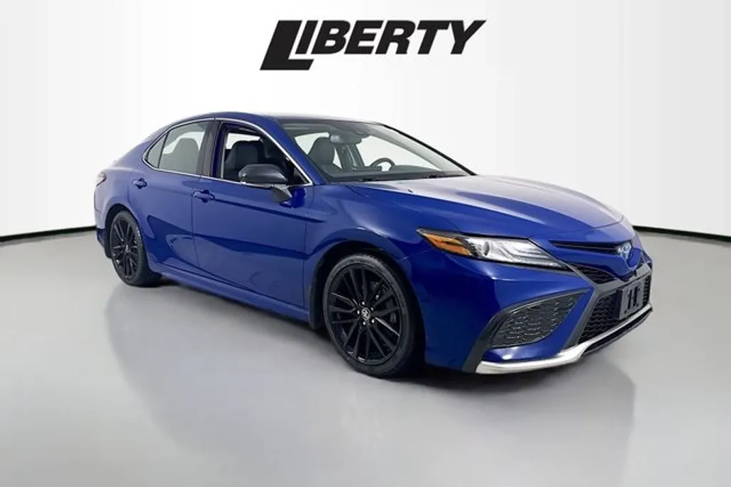 2023 Toyota Camry Hybrid XSE photo 1