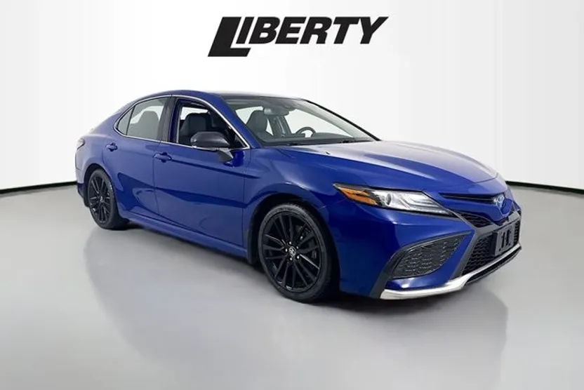 2023 Toyota Camry Hybrid XSE photo 1