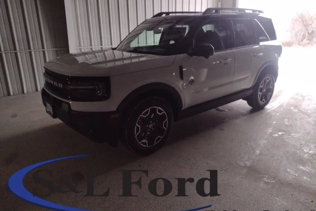 2025 Ford Bronco Sport Outer Banks photo 1