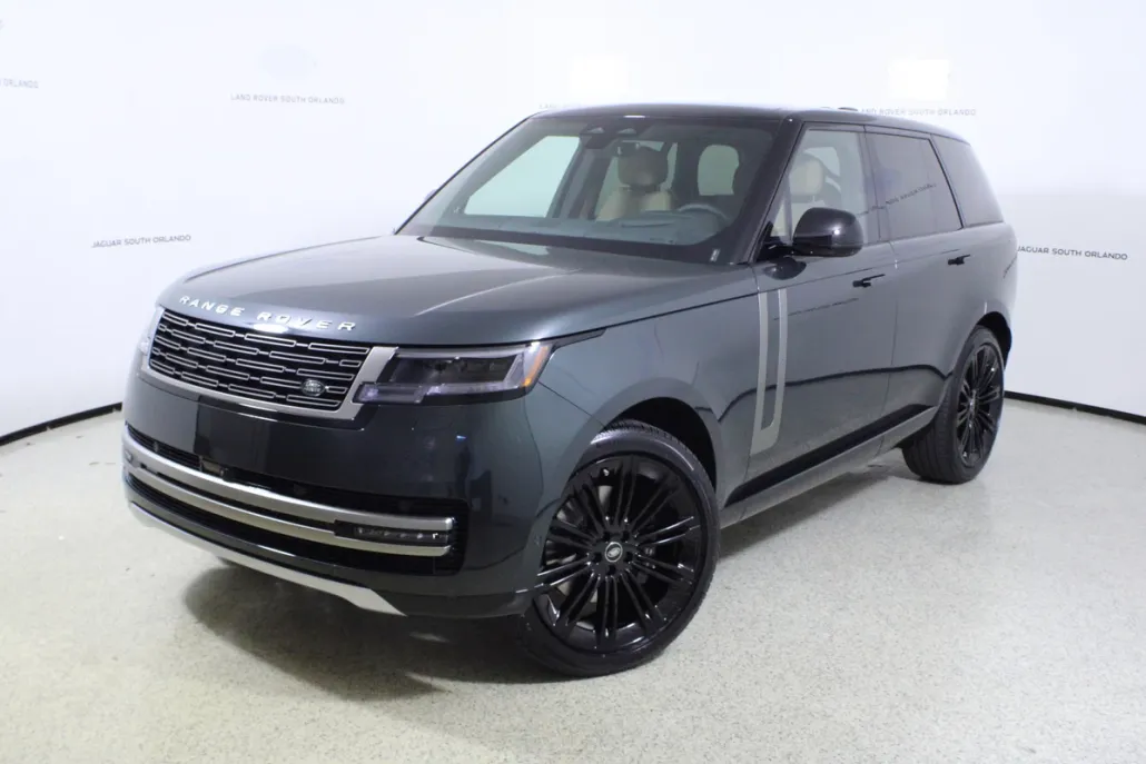 2025 Land Rover Range Rover SE photo 1