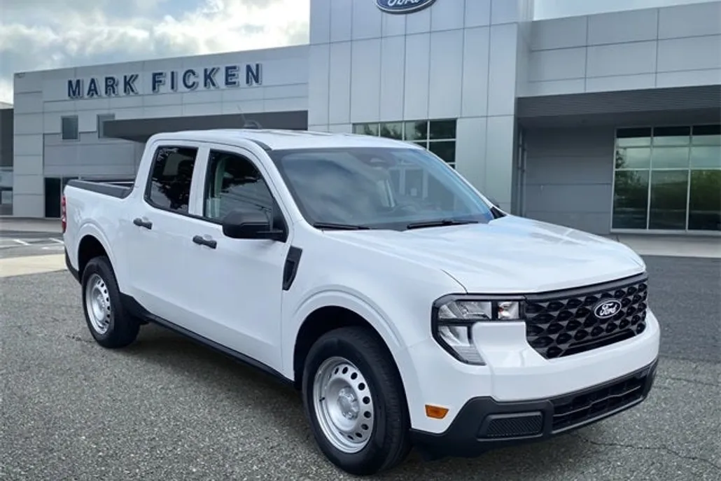 2025 Ford Maverick XL photo 1