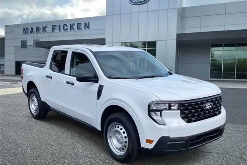 2025 Ford Maverick XL photo 1