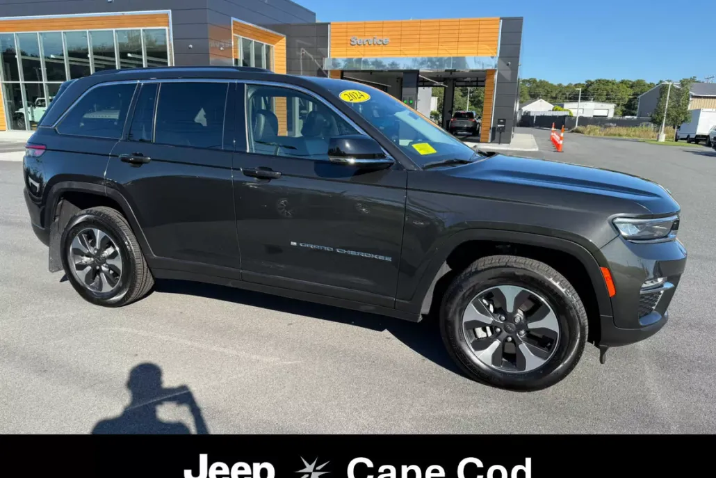 2024 Jeep Cherokee Limited 4xe photo 1