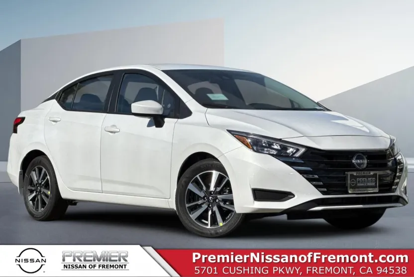 2025 Nissan Versa 1.6 SV photo 1