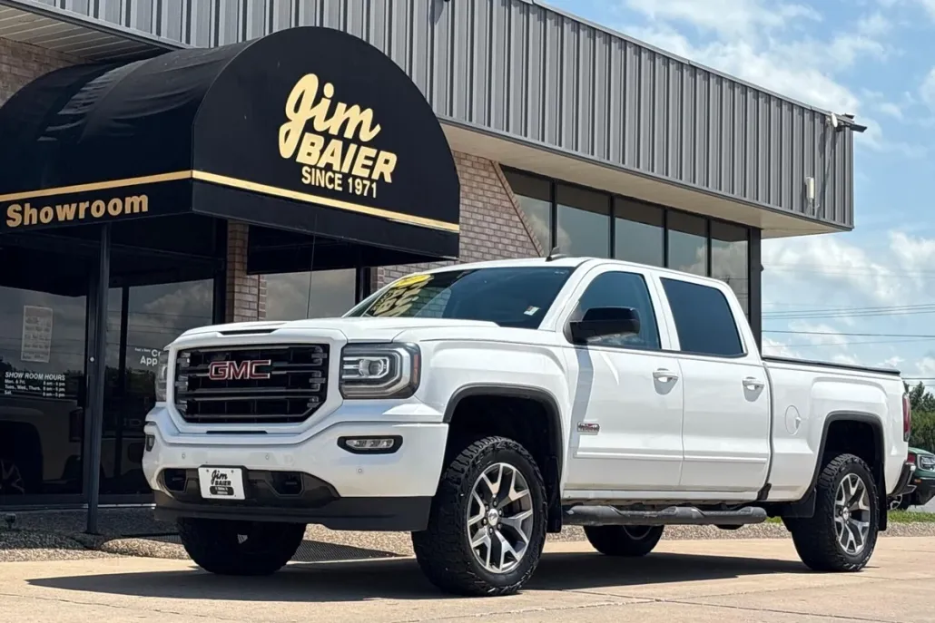 2017 Gmc Sierra 1500 SLT photo 1