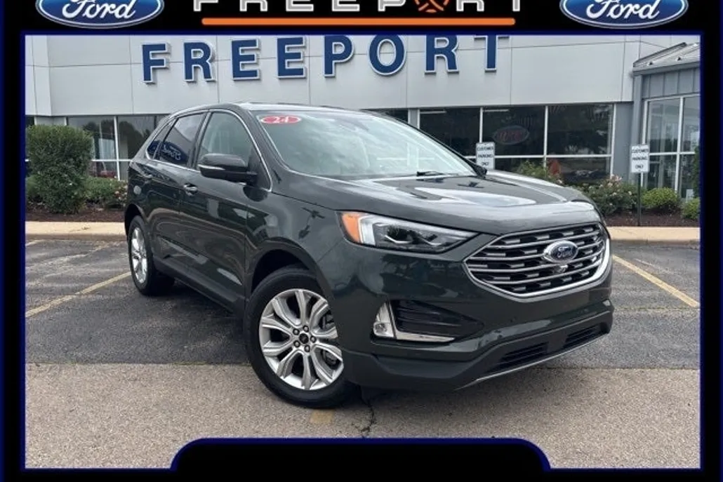 2024 Ford Edge Titanium photo 1