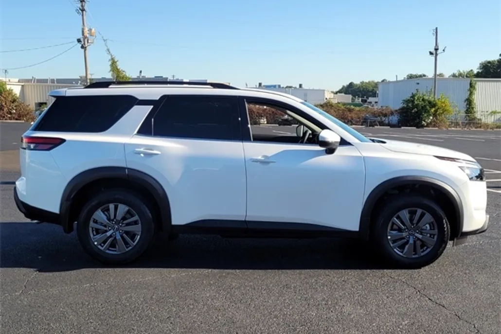 2025 Nissan Pathfinder SV photo 1
