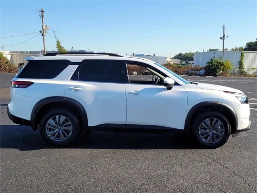 2025 Nissan Pathfinder SV photo 1