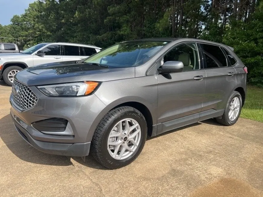 2023 Ford Edge SEL photo 1