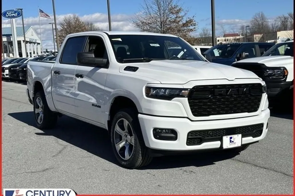 2025 Ram 1500 Tradesman photo 1
