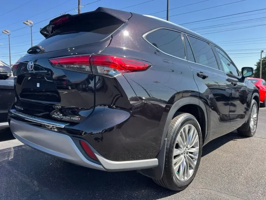 2020 Toyota Highlander Platinum photo 1