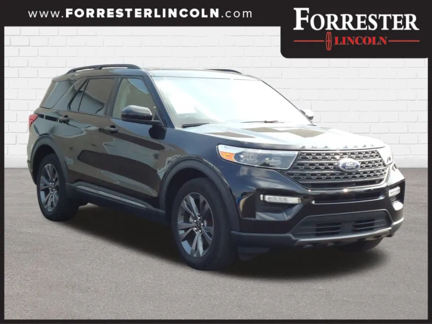 2023 Ford Explorer XLT photo 1