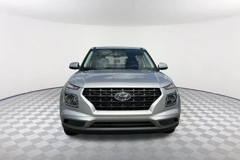 2025 Hyundai Venue SE photo 1