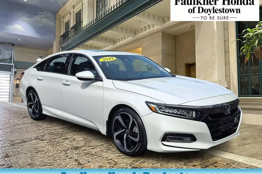 2019 Honda Accord Sport 2.0T photo 1