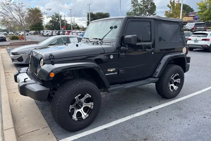 2015 Jeep Wrangler Sahara photo 1