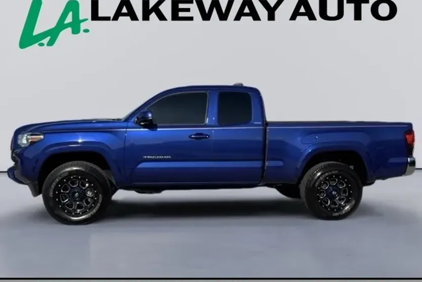 2023 Toyota Tacoma SR5 photo 1