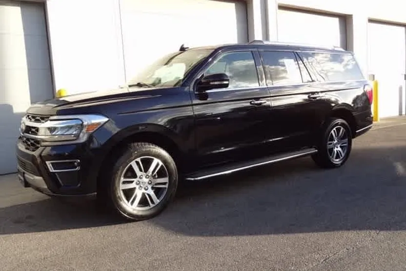 2023 Ford Expedition MAX Limited photo 1