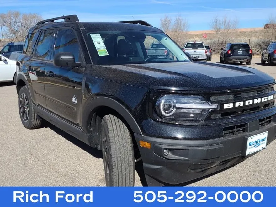 2024 Ford Bronco Sport Outer Banks photo 1
