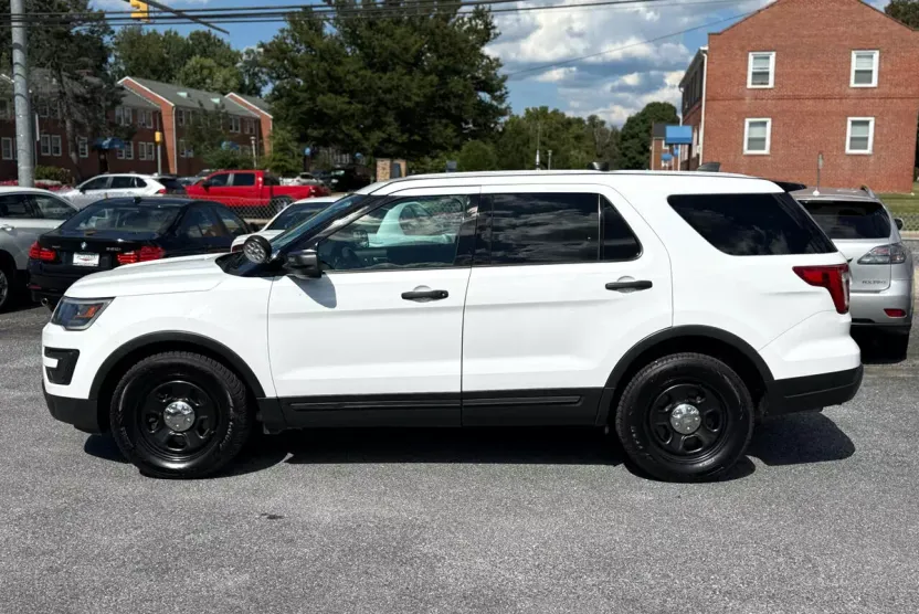 2019 Ford Explorer photo 1
