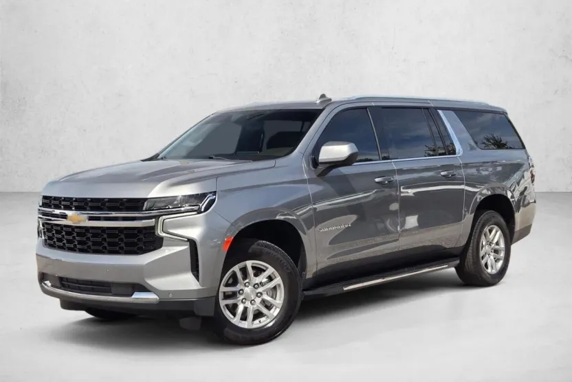 2023 Chevrolet Suburban LS photo 1