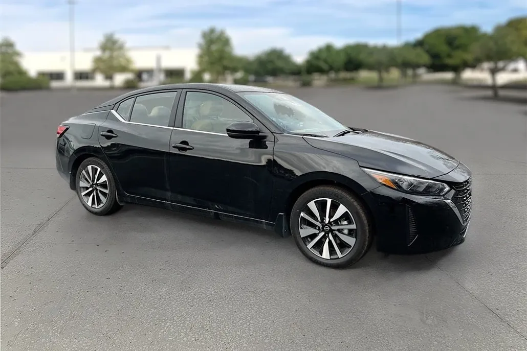 2025 Nissan Sentra SV photo 1
