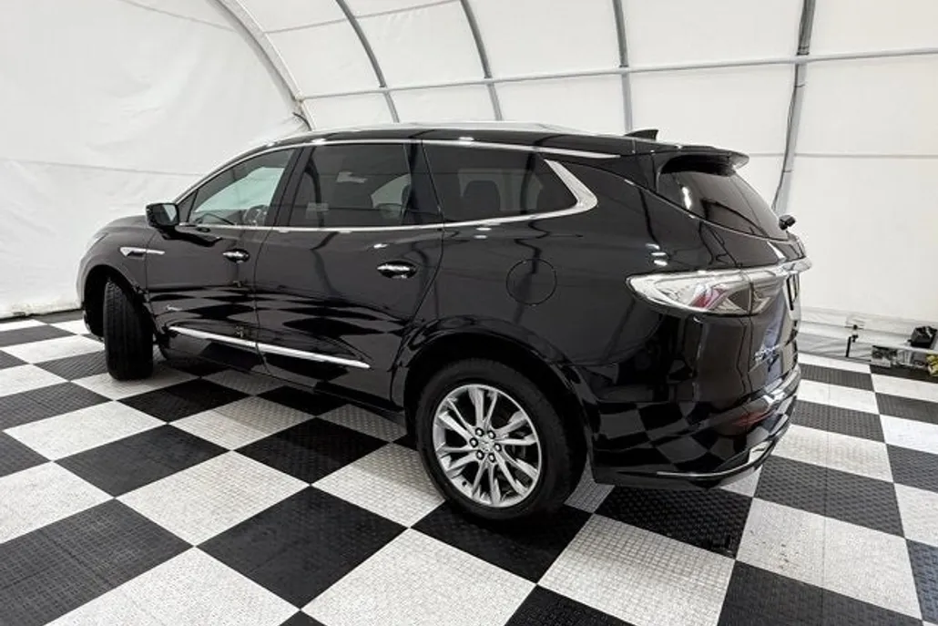 2023 Buick Enclave Avenir photo 1