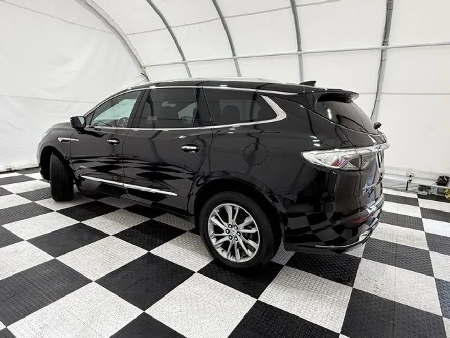 2023 Buick Enclave Avenir photo 1