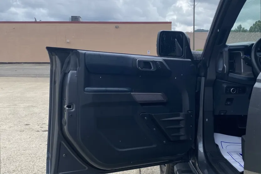 2023 Ford Bronco Outer Banks photo 1
