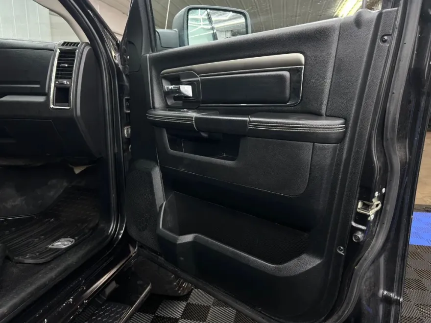 2018 Ram 1500 Sport photo 1