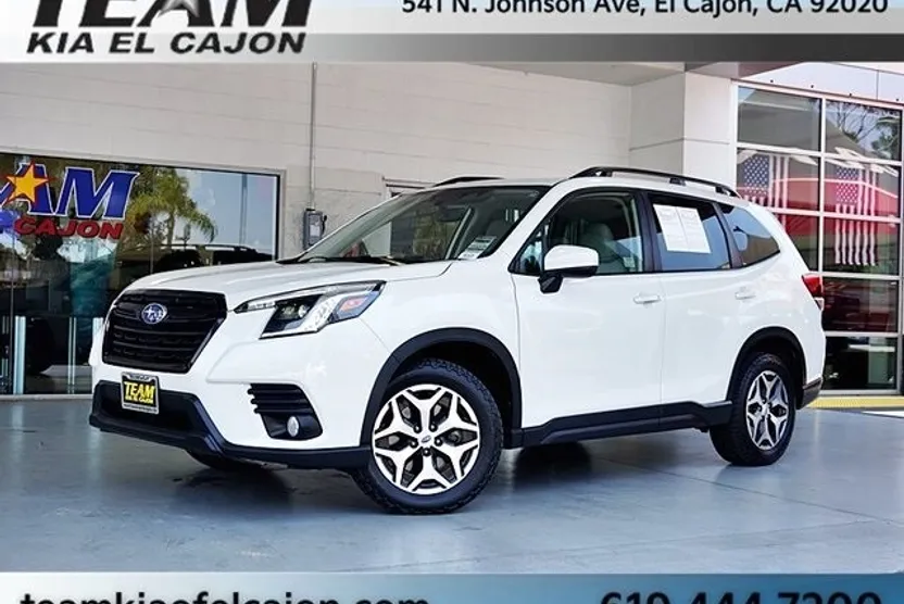 2022 Subaru Forester Premium photo 1