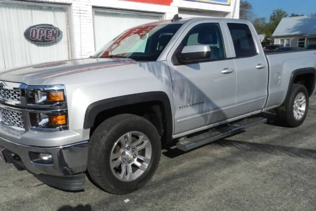 2015 Chevrolet Silverado 1500 LT photo 1