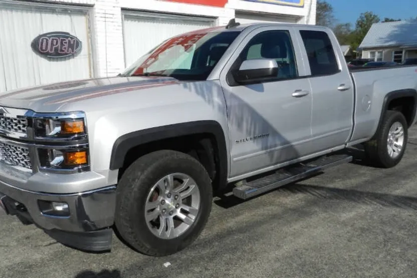 2015 Chevrolet Silverado 1500 LT photo 1
