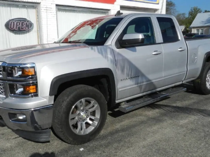 2015 Chevrolet Silverado 1500 LT photo 1