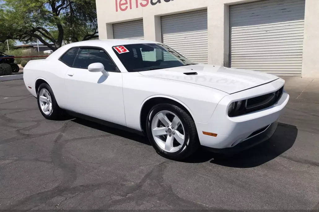 2013 Dodge Challenger SXT photo 1