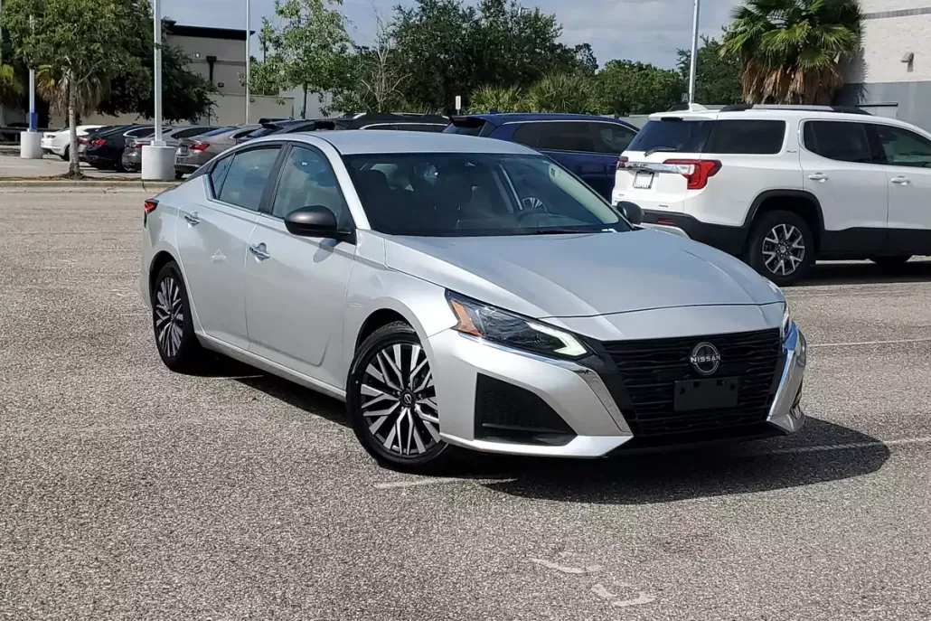 2024 Nissan Altima 2.5 SV photo 1