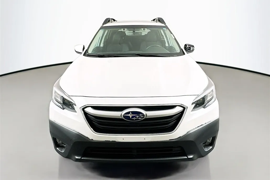 2020 Subaru Outback Premium photo 1