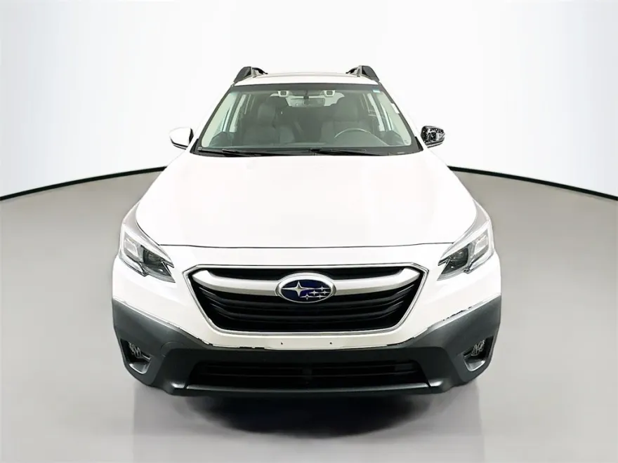 2020 Subaru Outback Premium photo 1