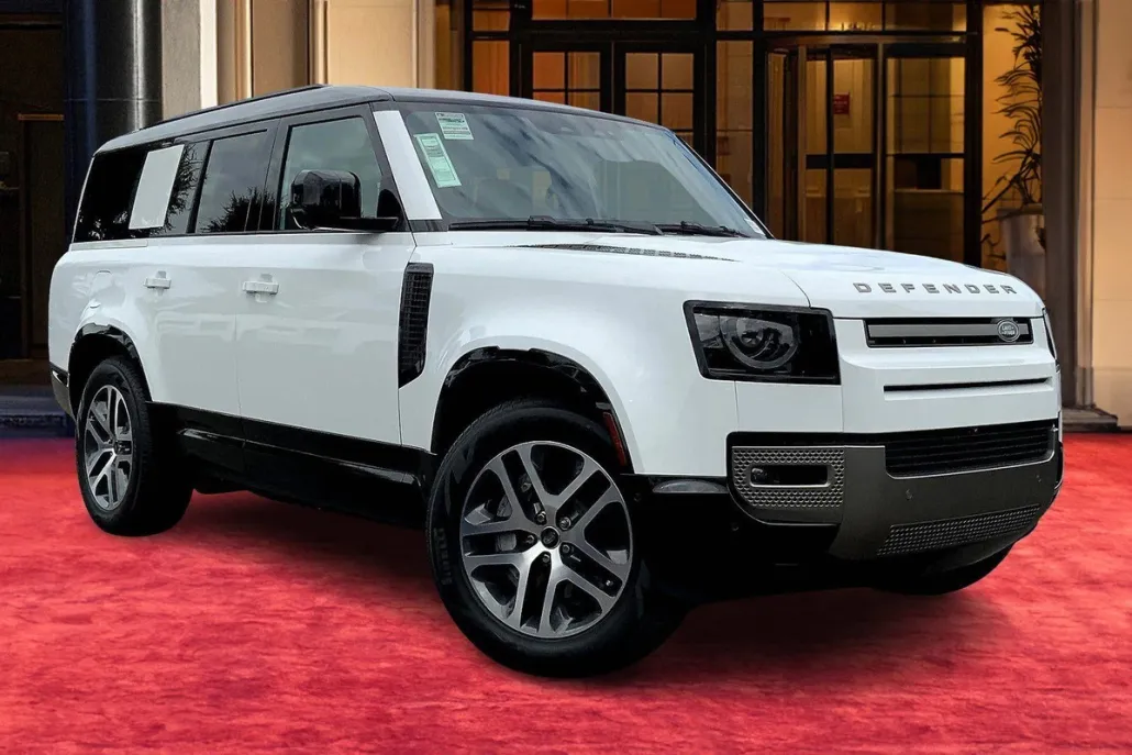2025 Land Rover Defender 130 X-Dynamic SE photo 1