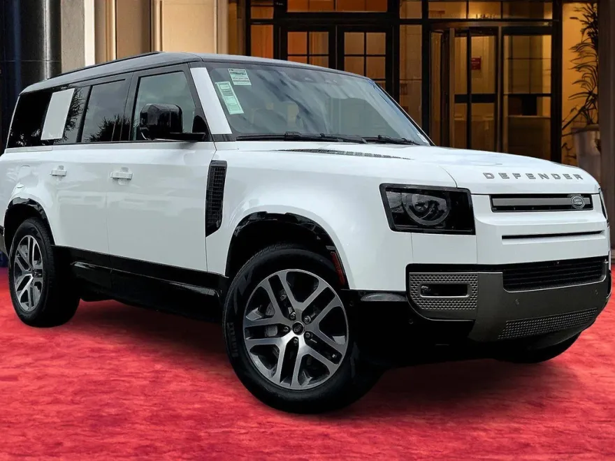 2025 Land Rover Defender 130 X-Dynamic SE photo 1