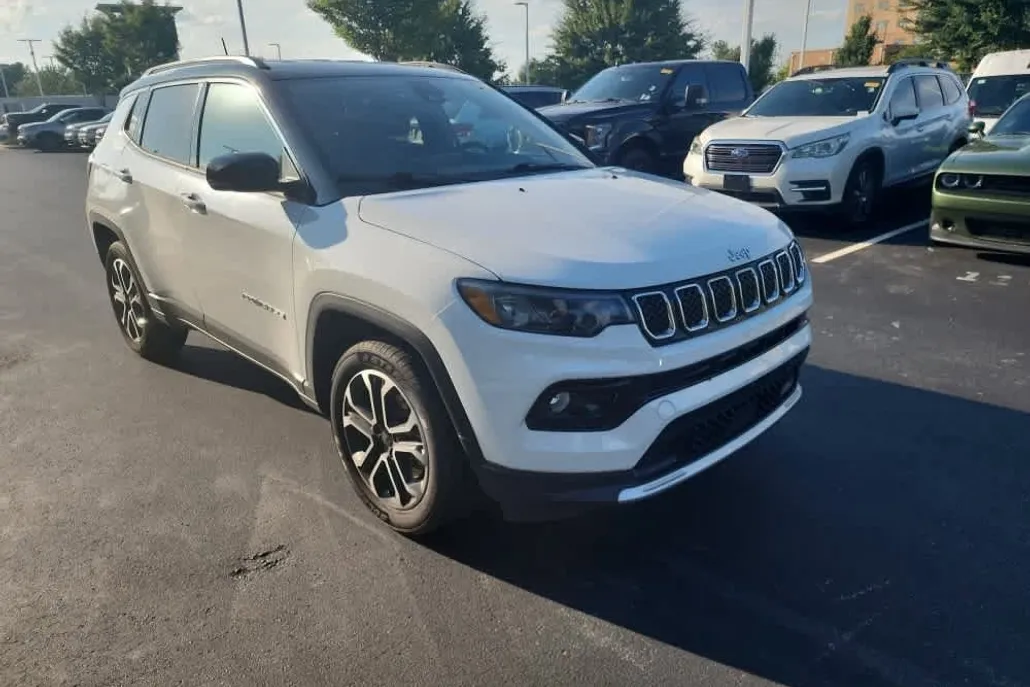 2023 Jeep Compass Limited photo 1
