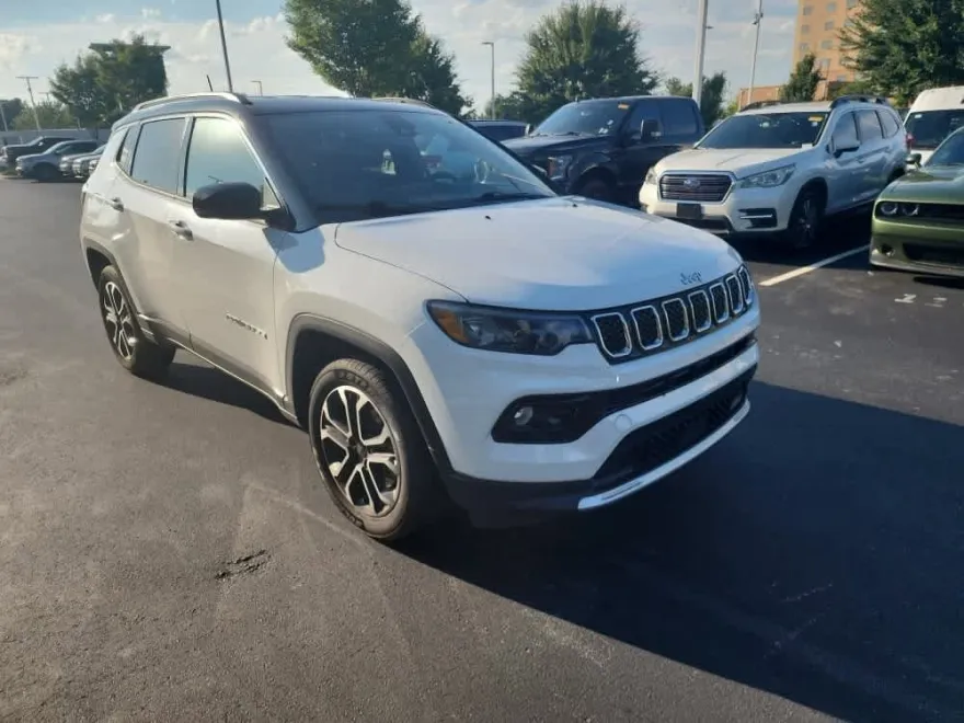 2023 Jeep Compass Limited photo 1