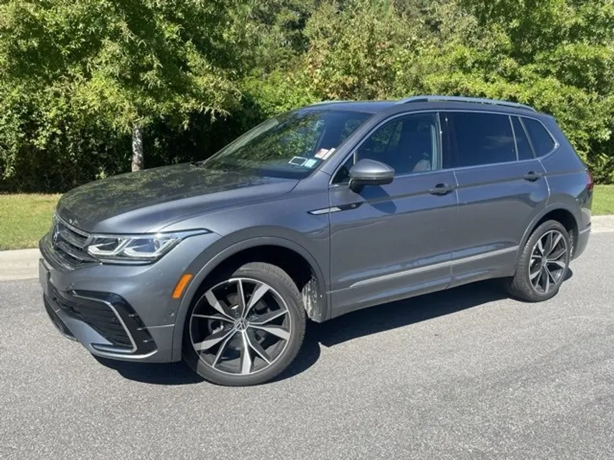 2022 Volkswagen Tiguan SEL Premium R-Line photo 1