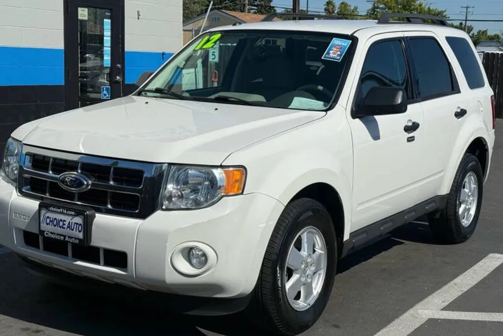 2012 Ford Escape XLT photo 1