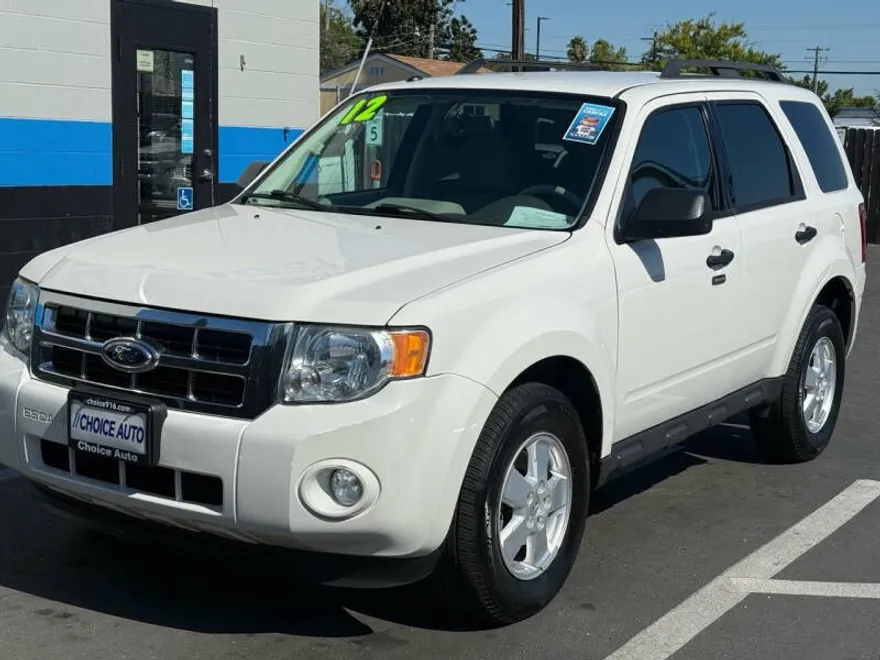 2012 Ford Escape XLT photo 1
