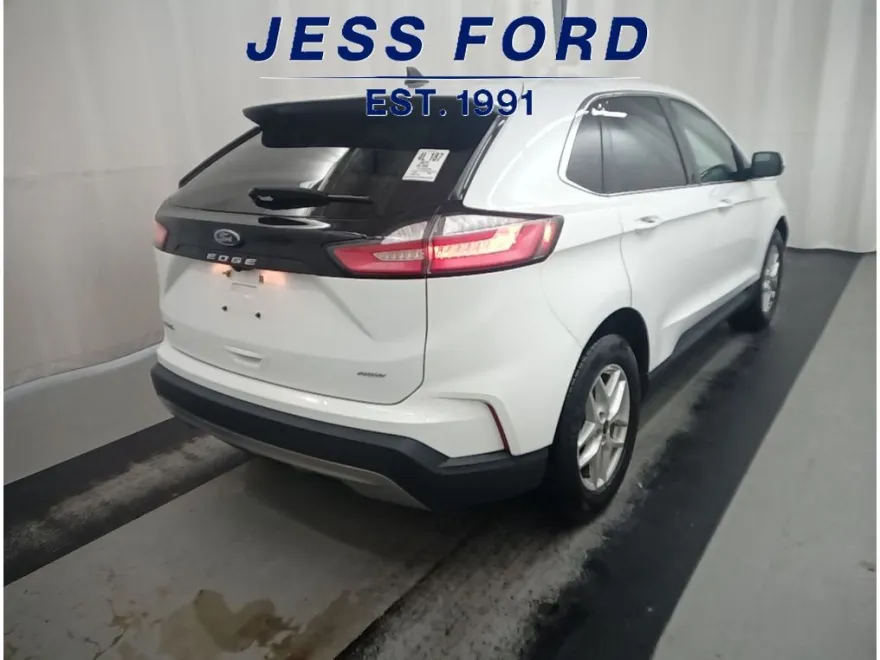2023 Ford Edge SEL photo 1