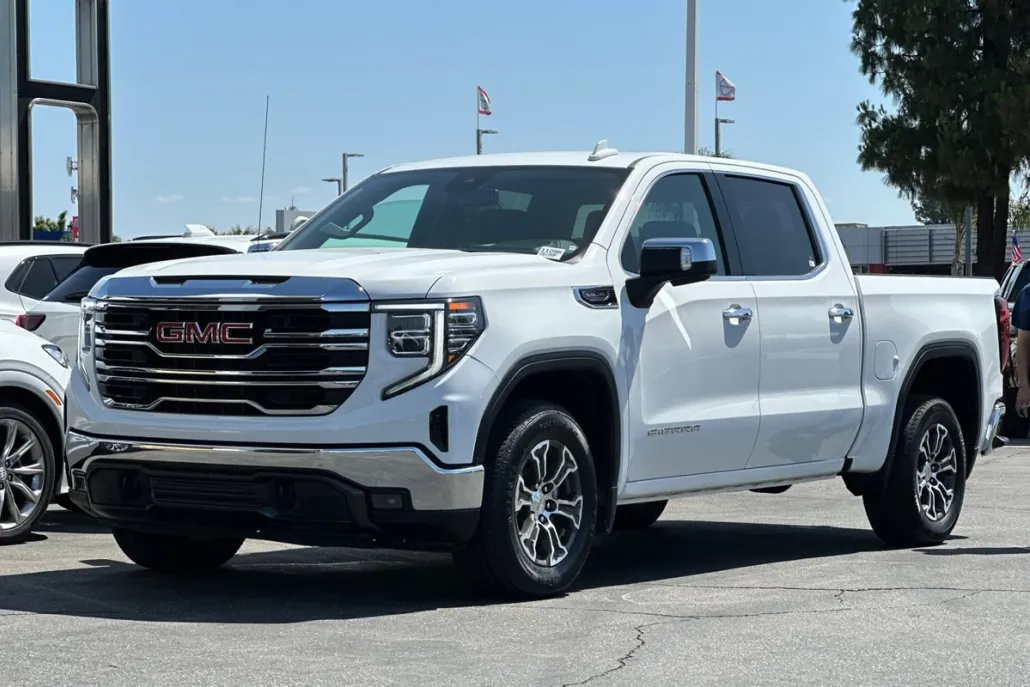 2024 Gmc Sierra 1500 SLT photo 1