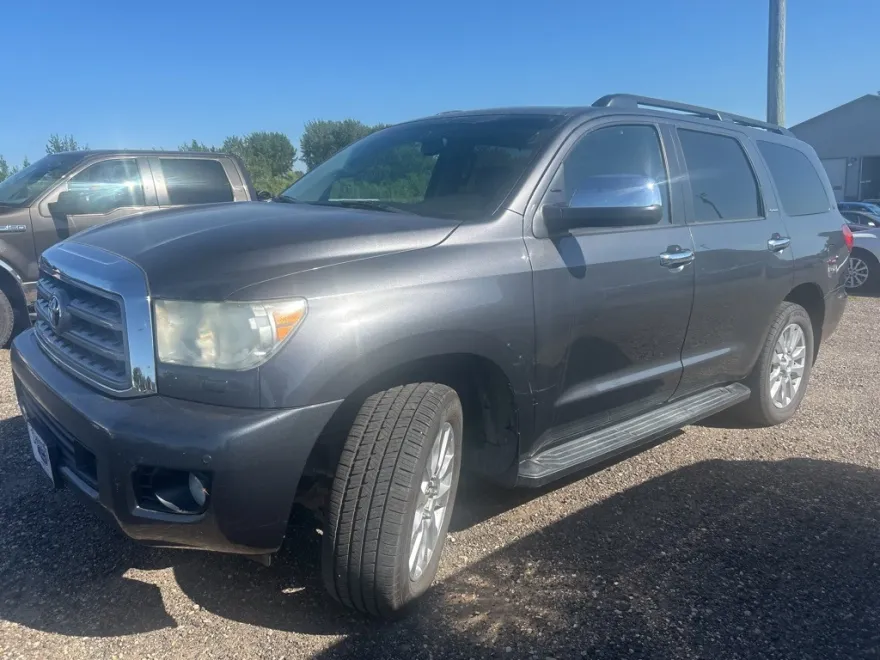 2016 Toyota Sequoia Platinum photo 1